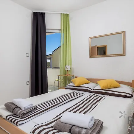 Rona Mia Appartement *